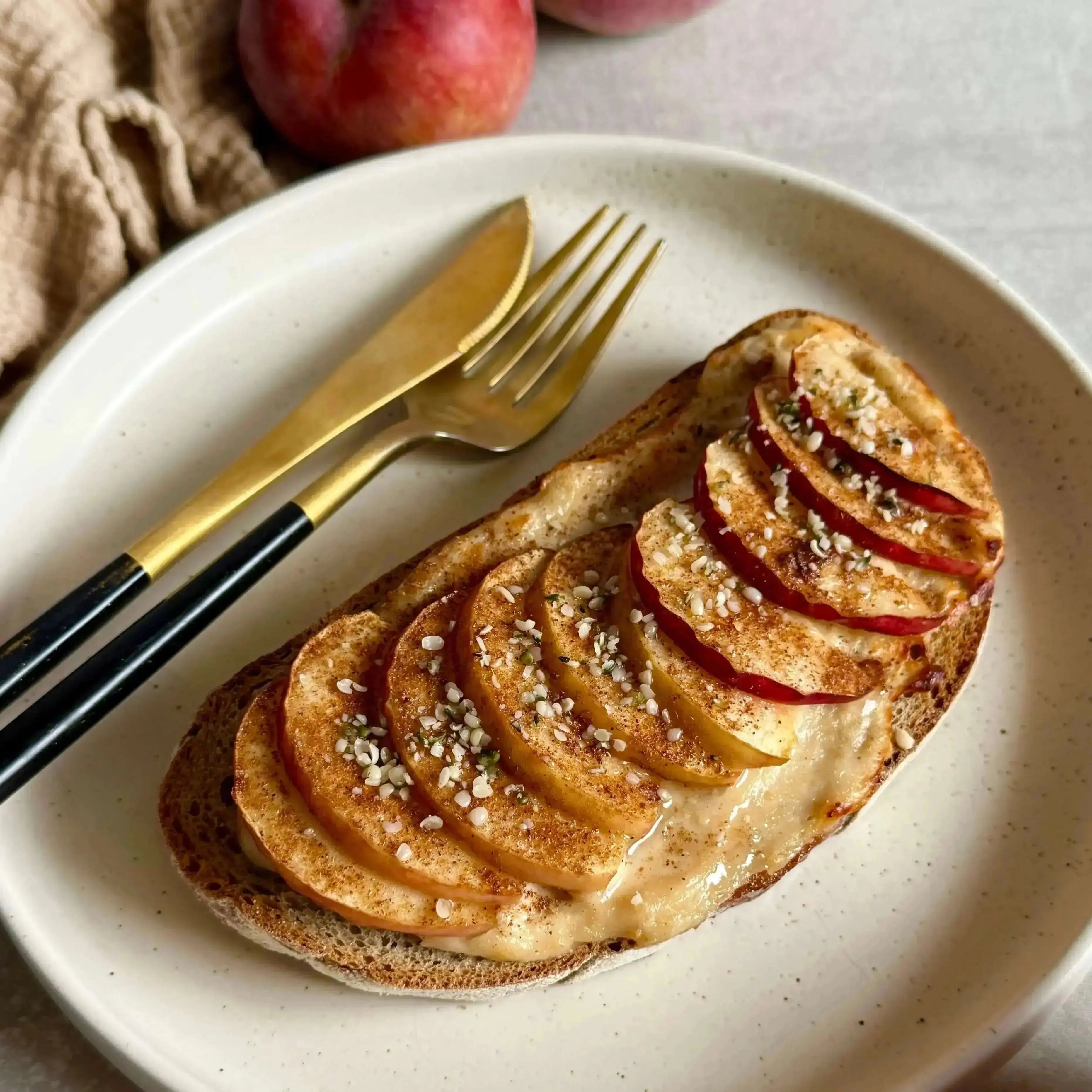 Apple toast - ONVIA
